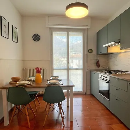 Cozy & Budget Apartment Near The Beach Domaso Exterior foto